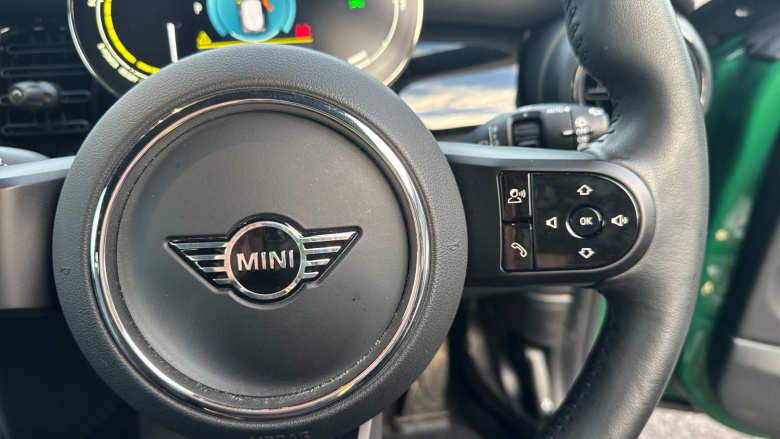 MINI Hatchback 135kW Cooper S Level 2 33kWh 3dr Auto Electric Hatchback